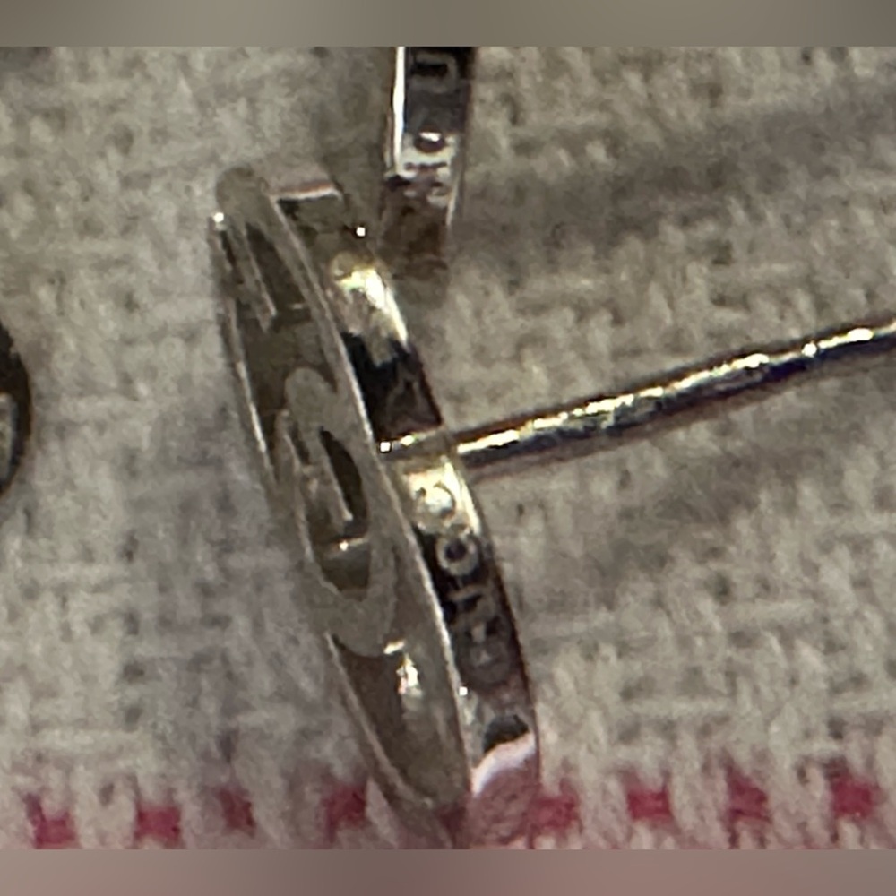 Authentic GG (GUCCI) RUNNING STUD EARRINGS - Picture 5 of 6
